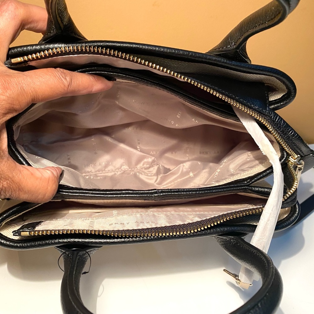 New DKNY Hutton Canvas Satchel Bag with Shoulder Strap (Store Return) - Picture 9 of 16